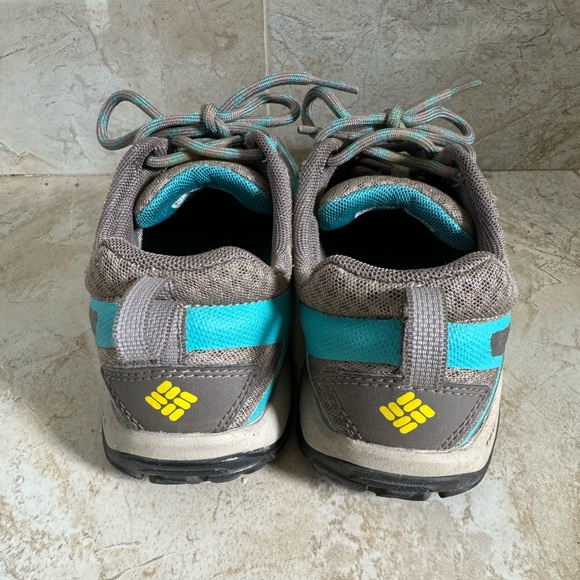 Columbia women’s hiking shoes - Picture 4 of 6